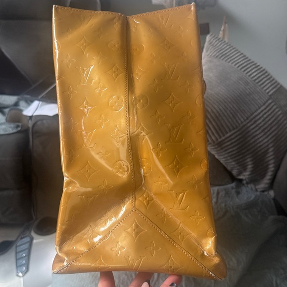 Louis Vuitton Reed GM Tote/Boston Bag
 Vernis 2001 Yellow/Gold-  Preowned - Picture 7 of 10